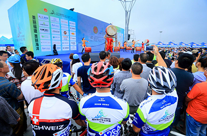 凤凰联盟注册2025 FC PRO大师赛激战揭幕：FC足球世界首日赛事深度剖析